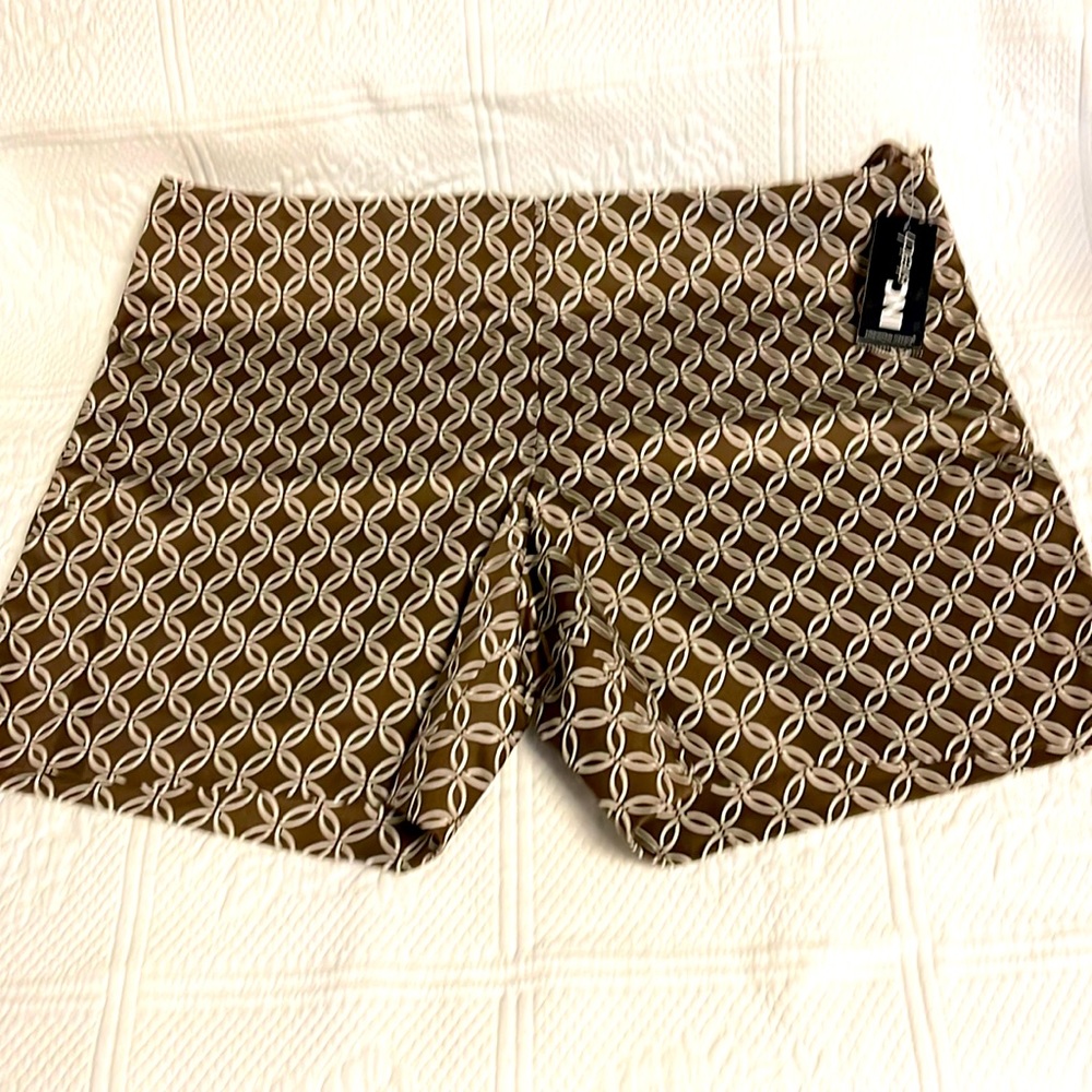Inc patterned brown tan side zippered shorts.  Sleek fit.  Size 14.  NWT